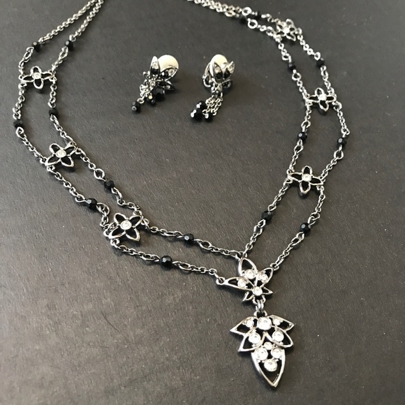 Swarovski Crystal Set Black Flower Necklace Silver Clip On Earrings Goth - Picture 7 of 9